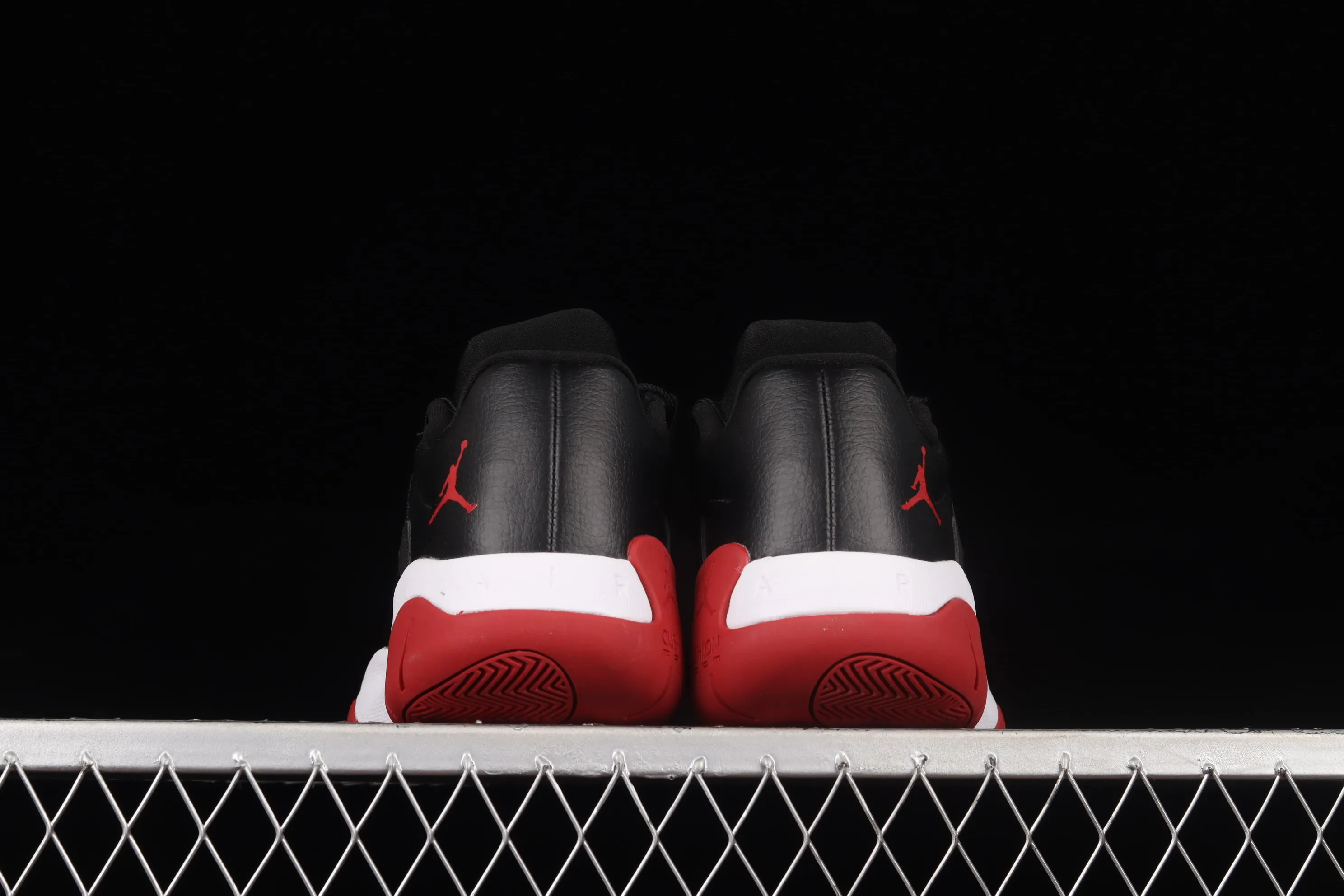 All categories Air Jordan Jordan series basketball shoes Air Jordan 11 Air Jordan 11 CMFT Low AJ11 Joe 11 patent leather black and red low-top anti-slip shock-absorbing basketball shoes DM0844-005